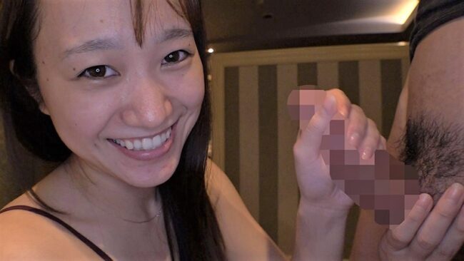 若宮穂乃がスッピンで手コキ