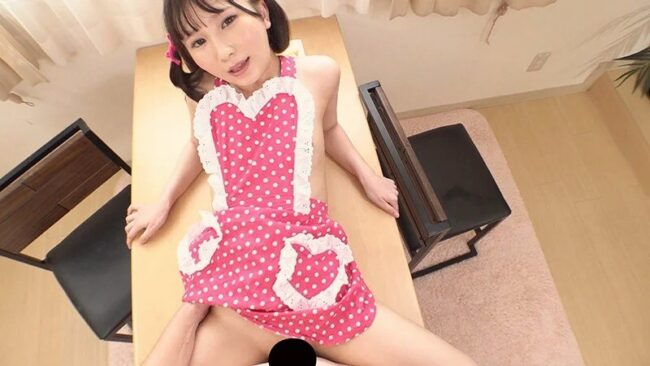 由良かなが裸エプロンでセックス