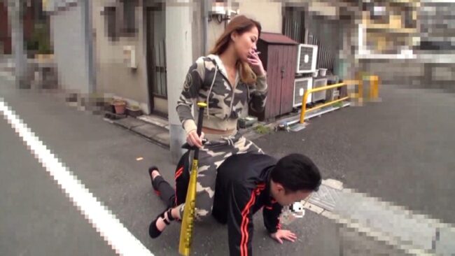 喫煙する通野未帆