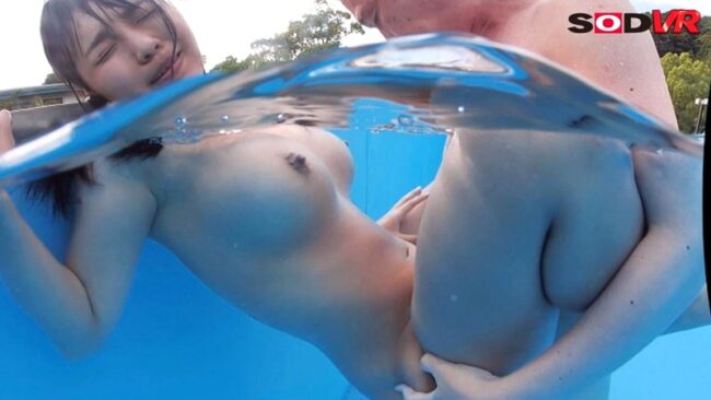 巨乳娘の水中セックス