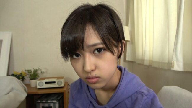 ボーイッシュAV女優の平手まな