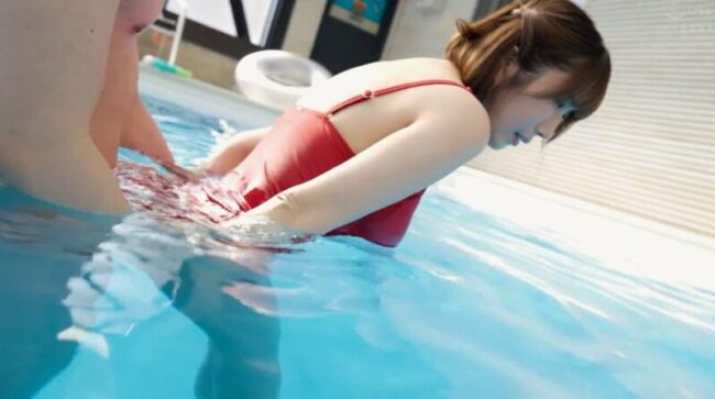 彩奈リナの水中セックス