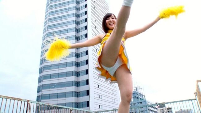 AV女優のパンチラキック